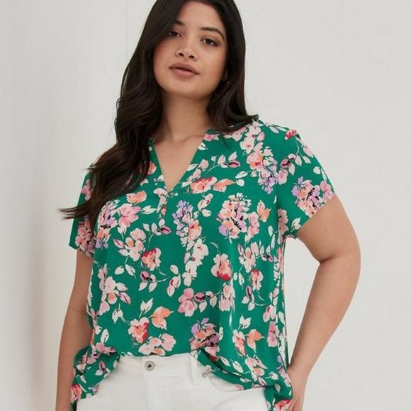 torrid Tops - Torrid Floral Green Georgette Hi-Low Short Sleeve Blouse